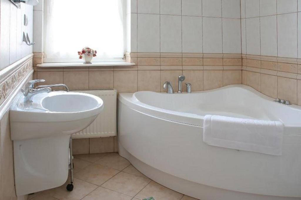 Baron Otel Ciechanów Oda fotoğraf